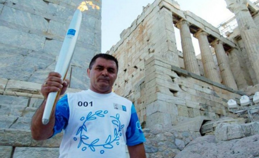 Τα συλλυπητήρια της ΠΑΕ Ολυμπιακός στους οικείους του Μπάμπη Χολίδη (pic)