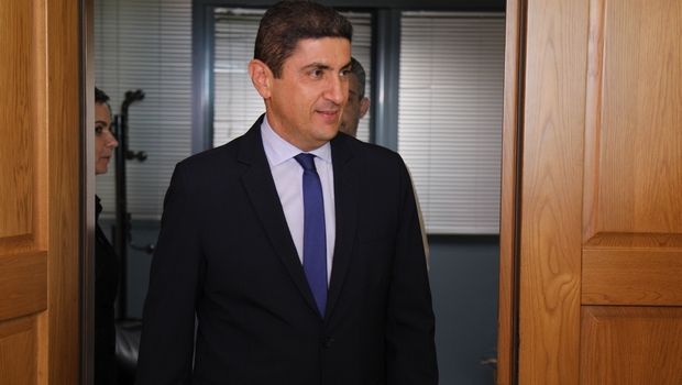 Αυγενάκης: «Έχω δεχθεί ισχυρές πιέσεις, στα όρια του εκβιασμού»