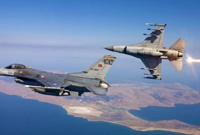 Νέες προκλήσεις: Πάνω από το βόρειο Έβρο πέταξαν τουρκικά F-16!