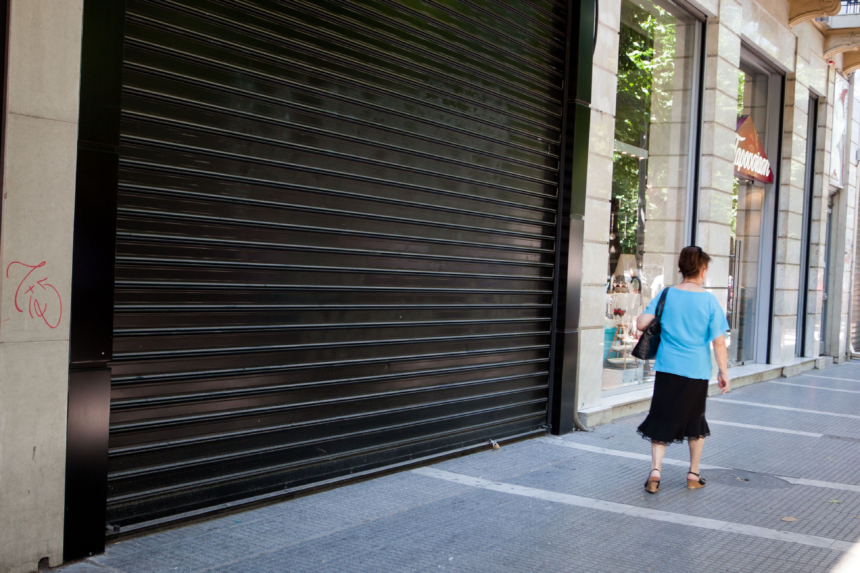 Κορονοϊός: Πότε και πώς ανοίγουν τα καταστήματα;