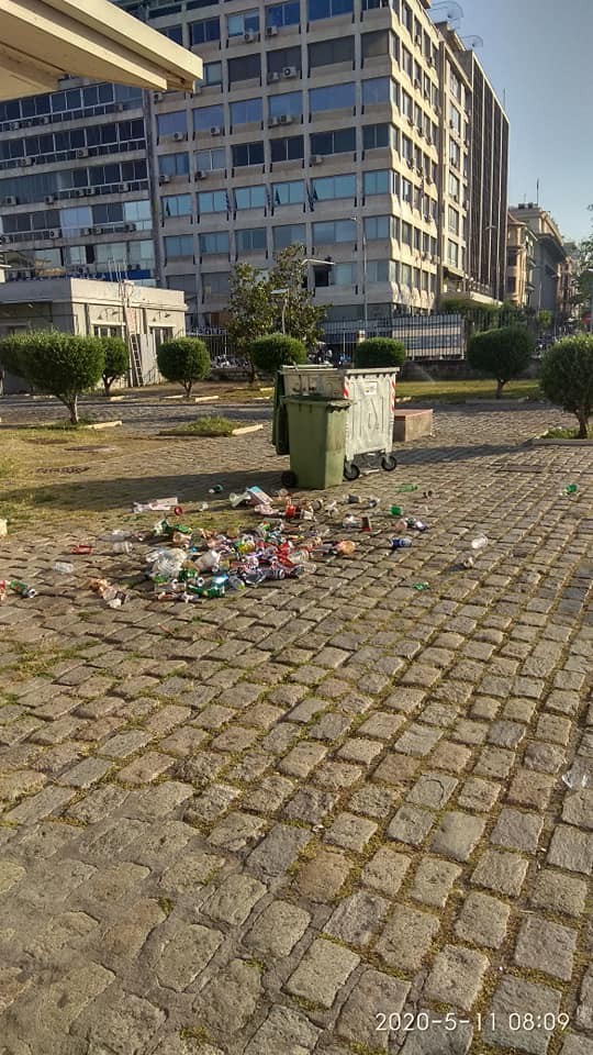 Σκουπίδια γέμισε το λιμάνι της Θεσσαλονίκης!