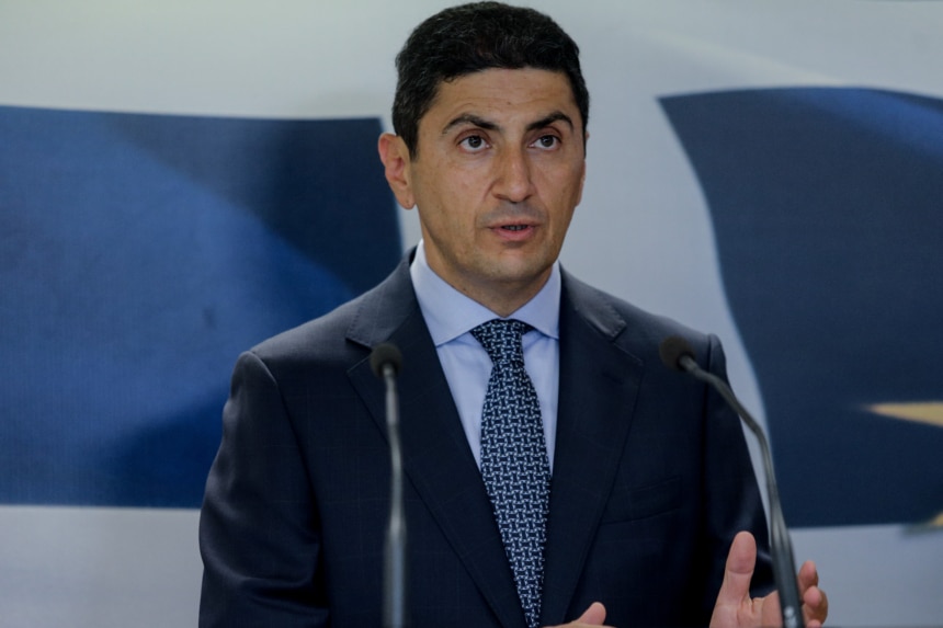 Αυγενάκης προς ΕΠΟ: «O πρωθυπουργός και η κυβέρνηση ούτε εκβιάζεται…»