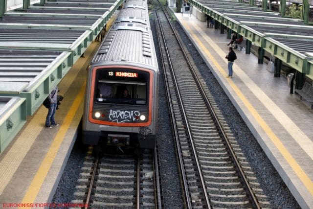 Εκτροχιασμός τρένου στην Κηφισιά με εννέα τραυματίες