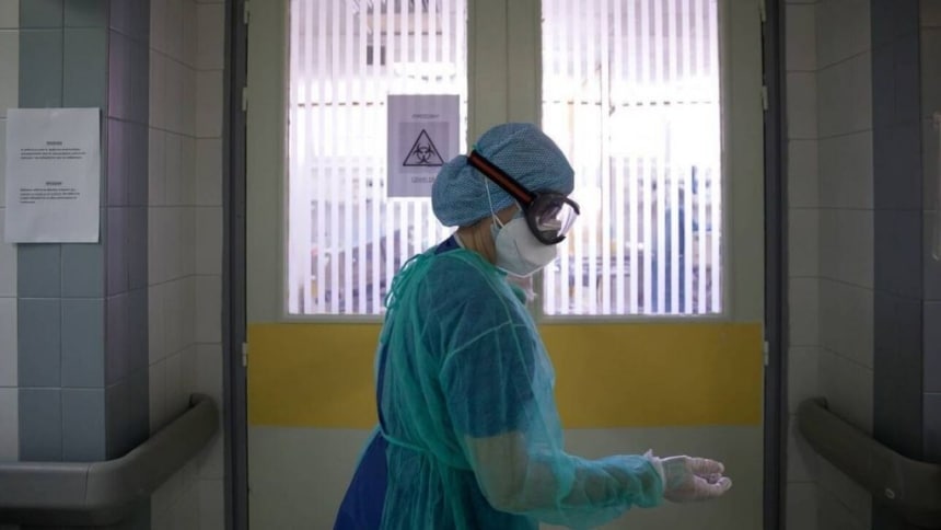 Κοροναϊός : «Χάθηκαν» 100 ημέρες και η Ελλάδα μπαίνει σε «κόκκινο συναγερμό» – Τι συστήνουν οι γιατροί
