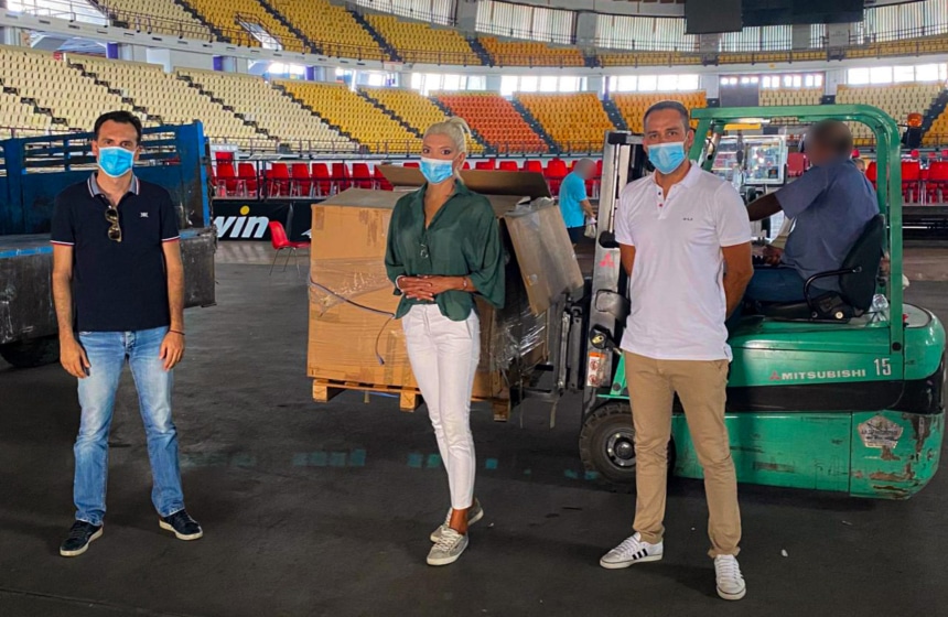 Παράδοση 200 καθισμάτων στον Αθλητικό Οργανισμό Δήμου Σαλαμίνας