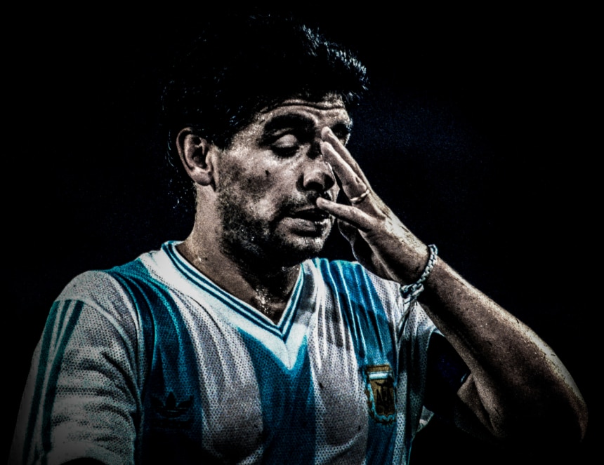 Ντιέγκο Μαραντόνα: Είναι πάντα εκεί ο Θεός της μπάλας! (pics, vids)