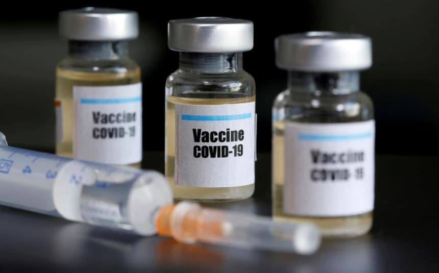 Μιλά στο MEGA: Ο Έλληνας γιατρός που έκανε το εμβόλιο στη Βρετανία (vid)