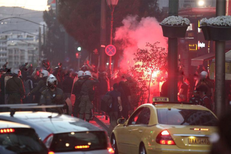 Για κλάματα το κράτος και η αστυνομία: Πορεία οπαδών του ΠΑΟΚ στην Αθήνα!