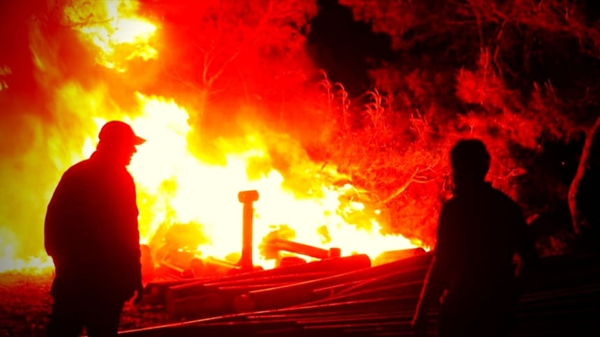 Έκτακτο: Μάχη με τις φλόγες δίνει η Πυροσβεστική σε Σχίνο και Αλεποχώρι – «Περισσότερα από 20.000 τα καμένα στρέμματα»