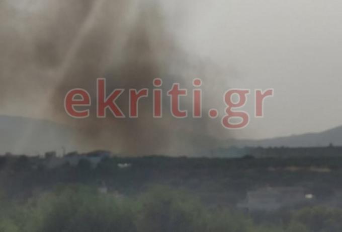 Μεγάλη φωτιά στην Κρήτη: Απομακρύνονται κάτοικοι από οικισμούς του Ηρακλείου!