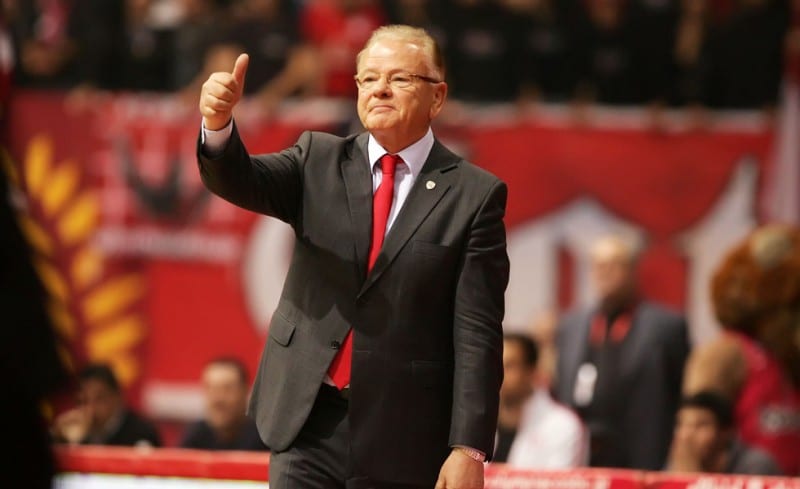 Οι οπαδοί του Ολυμπιακού αποχαιρετούν τον Ντούσαν Ίβκοβιτς… (pics)