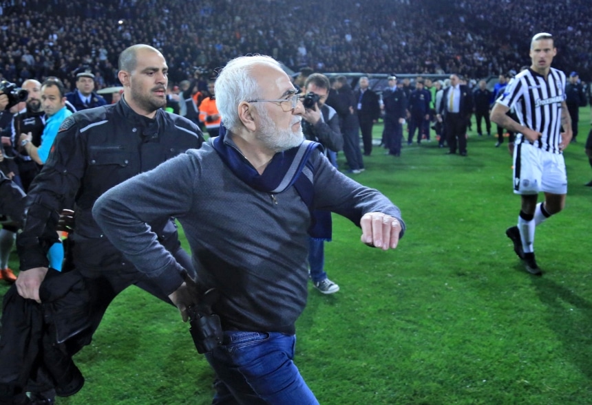 Ακόμα ένα ΣΚΑΝΔΑΛΟ: Νέα αναβολή για το «ντου» Σαββίδη… με το όπλο!
