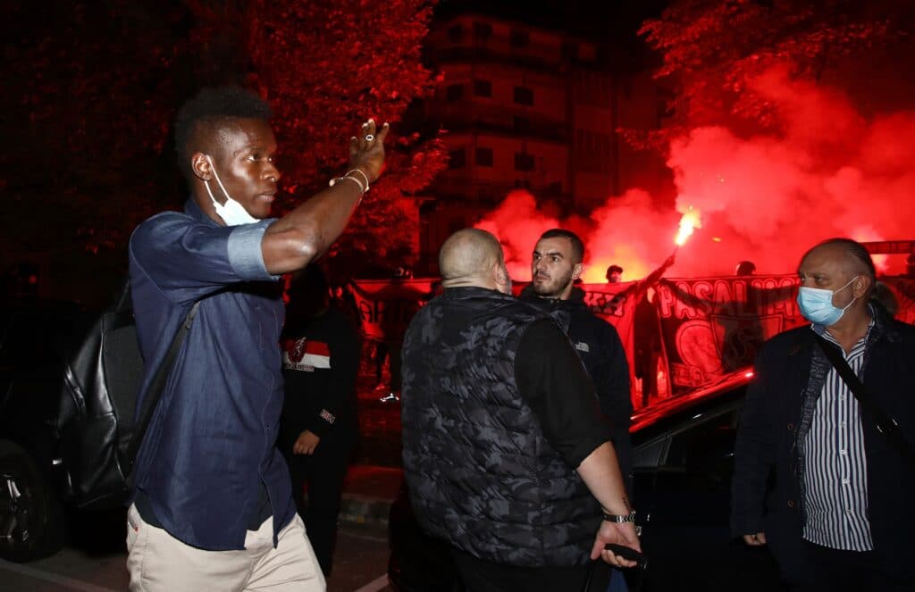 Θύρα 7: «Και η 7 από παντού θα σκάει!!» (pic)