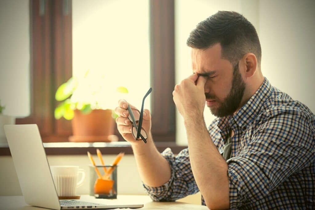 Πώς να σταματήσετε να τρώτε όταν βαριέστε