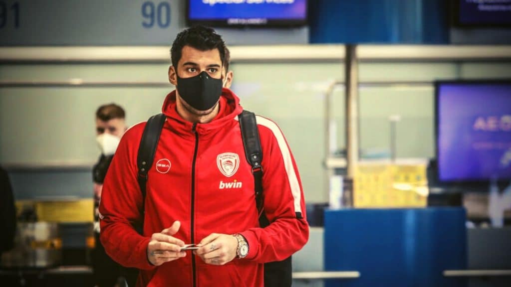 Ολυμπιακός: Τρομερή ταλαιπωρία στο αεροδρόμιο της Κωνσταντινούπολης!