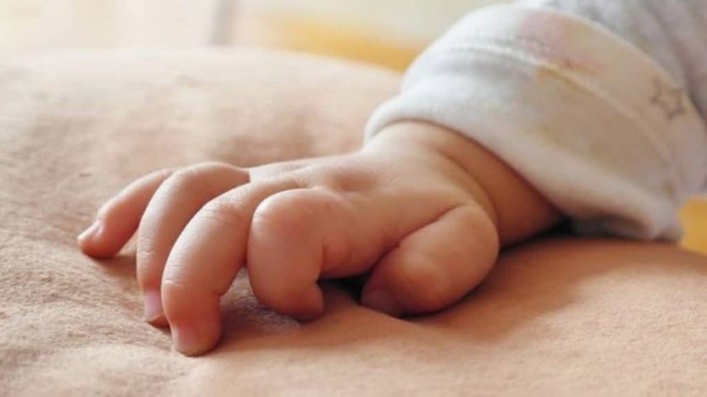 Νέα στοιχεία για το 14 μηνών μωρό που νοσεί με ηπατίτιδα στο Ηράκλειο – Τι λένε οι γιατροί