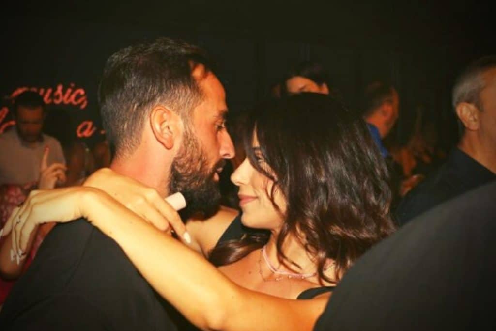 Survivor Spoiler 28/07: Σοϊλέδης-Αντωνά με «καυτά» φιλιά και σέξι αγκαλιές σε νυχτερινή έξοδο