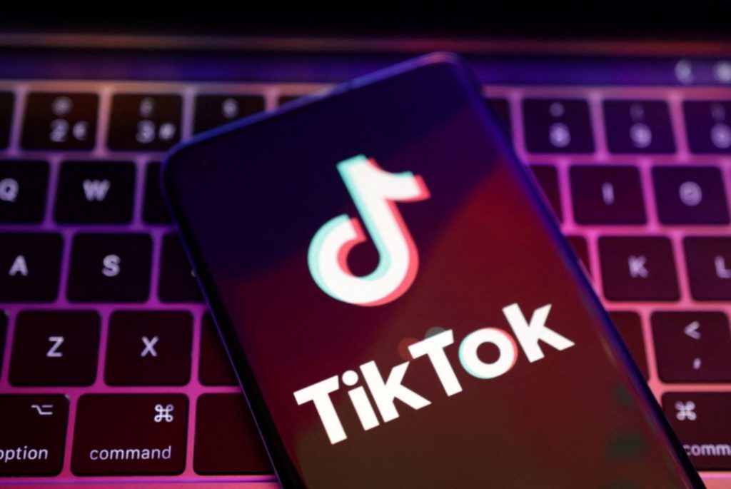 TikTok: «Έπεσε» η πλατφόρμα