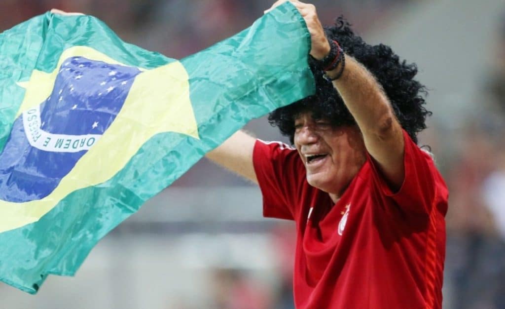 ΜΥΘΙΚΟΣ ΤΑΚΑΡΟΣ: Με… αφάνα και σημαία Βραζιλίας! (pic)