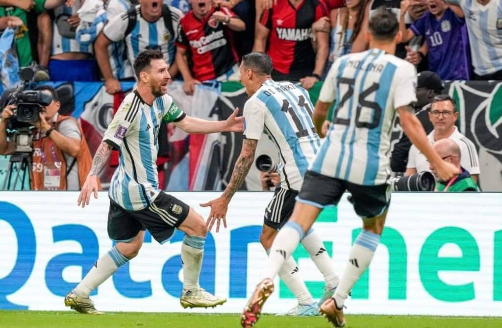 Αργεντινή – Μεξικό 2-0: Στον αστερισμό του Μέσι οι πρώτοι 3 βαθμοί (vid)