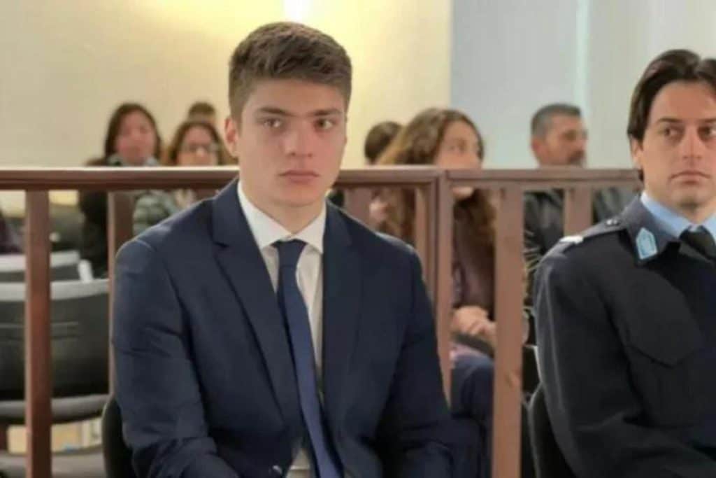 Η Γη της Ελιάς Spoiler: Ο Φίλιππος γίνεται έξαλλος, και λέει στην Βασιλική