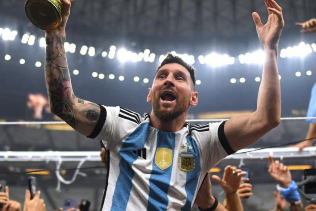 Συγκλονιστικός Μέσι: «Δεν σταματάω, θα παίξω με την Αργεντινή σαν παγκόσμιος πρωταθλητής!» 18-12-2022 22:02