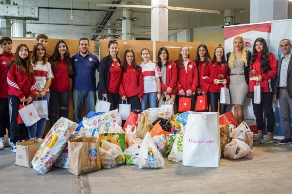 Ολοκληρώθηκε η συλλογή τροφίμων στο ΣΕΦ για την Ιερά Μητρόπολη Πειραιώς