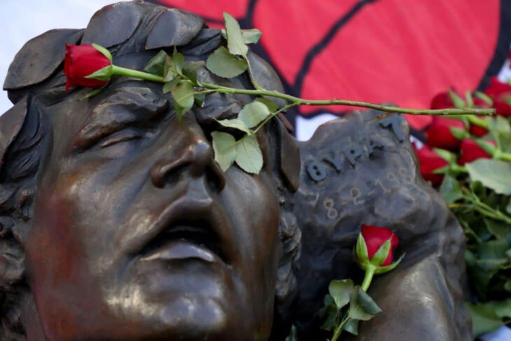 Ολυμπιακός: Τιμά τα θύματα της Θύρας 7, πριν φύγει για Θεσσαλονίκη!