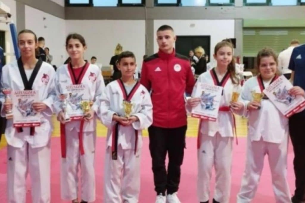 19 ερυθρόλευκοι μαχητές στο Taekwondo Kids Cup! (pic)