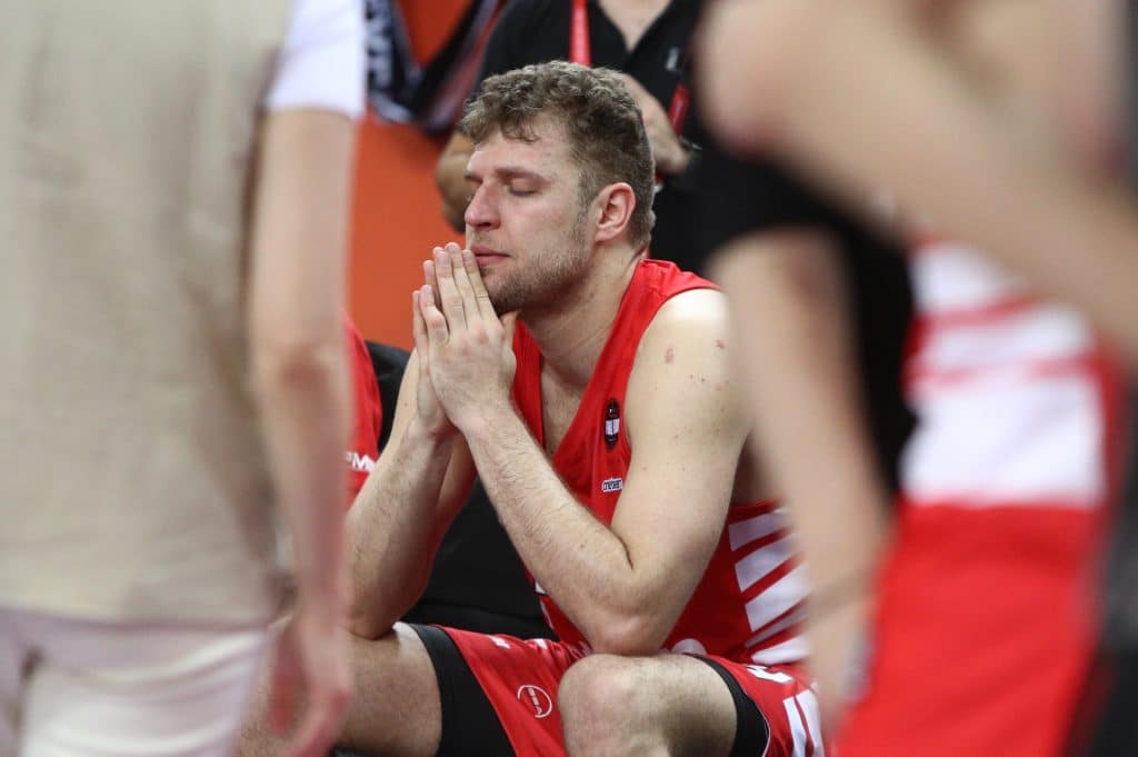 EuroLeague: Ξέσπασε σε λυγμούς ο Βεζένκοφ μετά τον τελικό (pics)