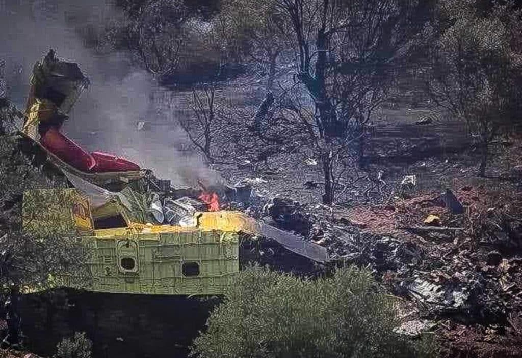 Τραγωδία – Έπεσε Canadair σε ρεματιά κατά την επιχείρηση κατάσβεσης στην Κάρυστο