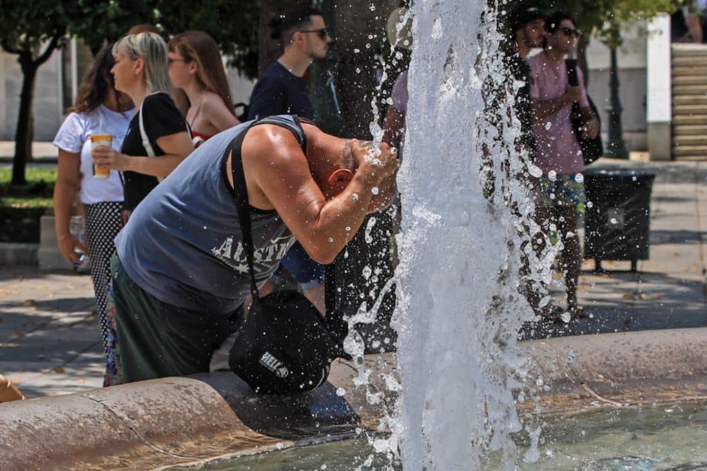 Νέο έκτακτο δελτίο για τον καύσωνα