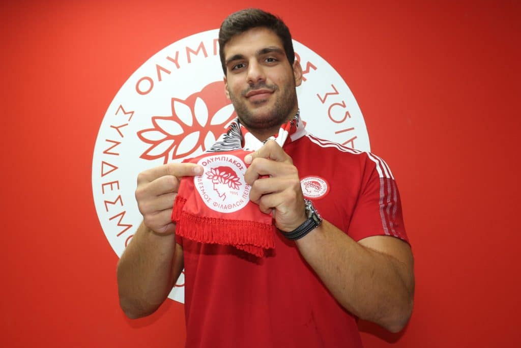 Νικολαΐδης: «Μεγάλη τιμή και χαρά που επιστρέφω στον Ολυμπιακό»
