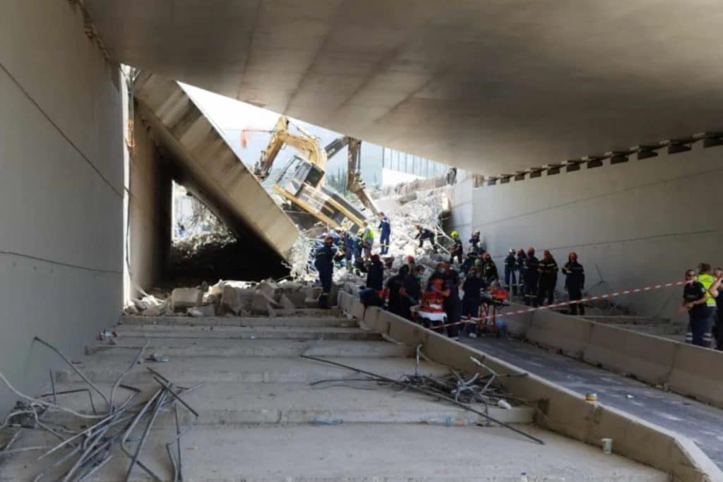 Τραγωδία στην Πάτρα με κατάρρευση γέφυρας