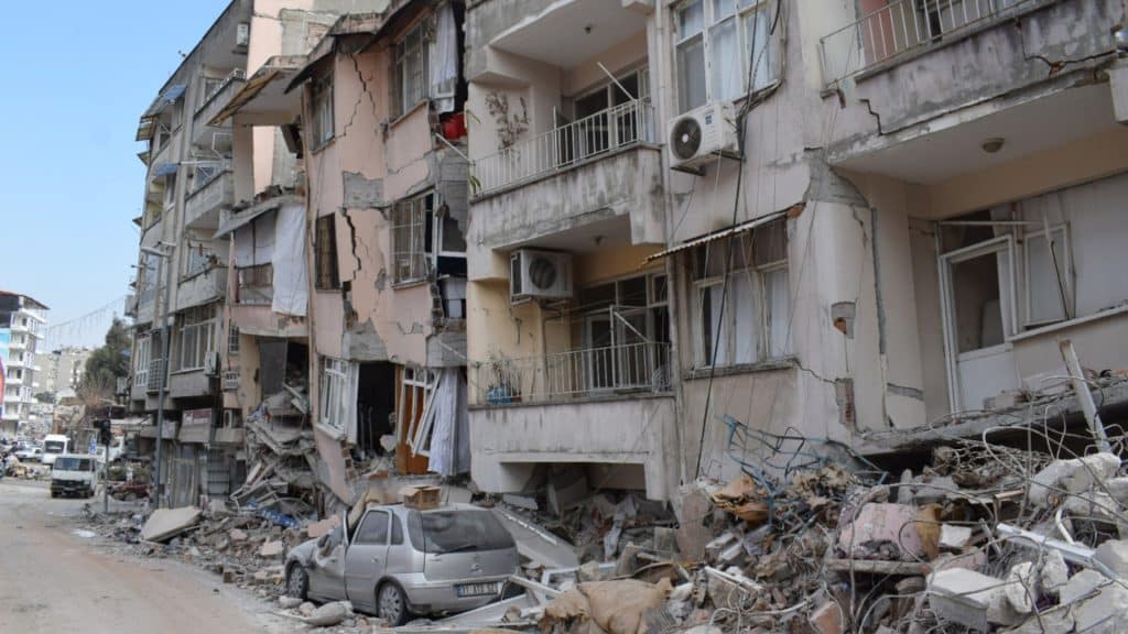 Σεισμός 7 ρίχτερ στο Μαρόκο: Αδιανόητες εικόνες, 100άδες νεκροί! (vids)
