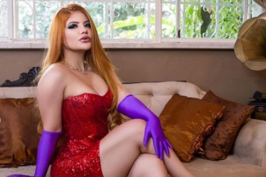 Maite Sasdelli: Το πληθωρικό μοντέλο που κάνει τη Jessica Rabbit! (pics)