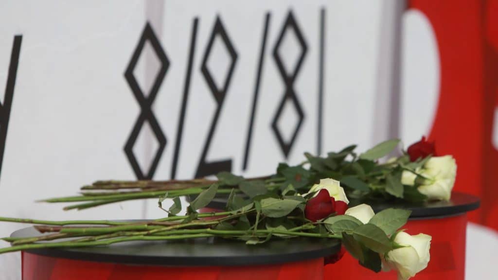 Ολυμπιακός — Φοίνικας Σύρου: Φόρος τιμής για τα θύματα της Θύρας 7!