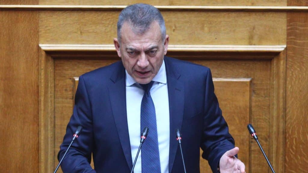 Βρούτσης: Πήγε στο ανακαινισμένο προπονητήριο στίβου!