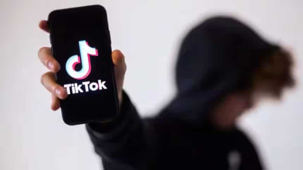 Το TikTok «πωλείται» – Θέλει όμως κανείς να το αγοράσει;