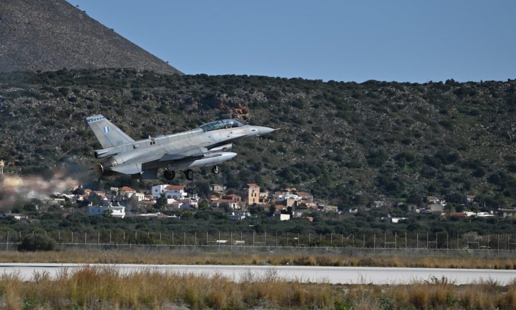 Πτώση F-16 στην Ψαθούρα: Tι συνέβη στο αεροσκάφος και πώς έγινε η εκτίναξη